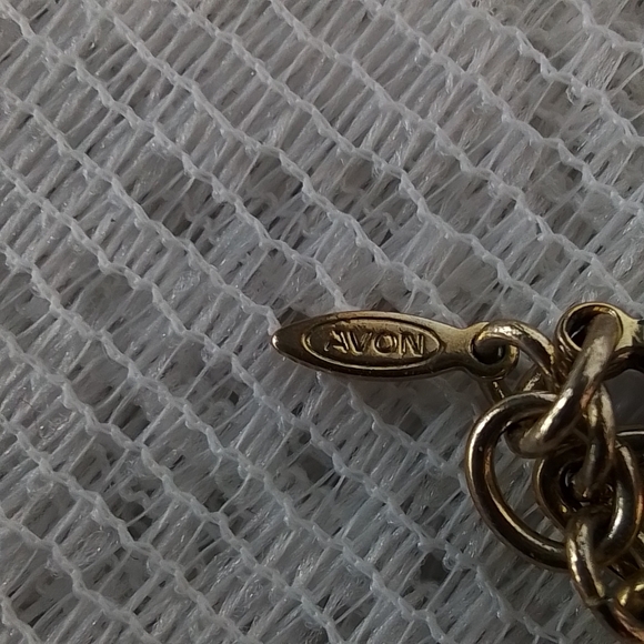 Avon goldtone double chain and pendant with dangles necklace - Picture 5 of 6